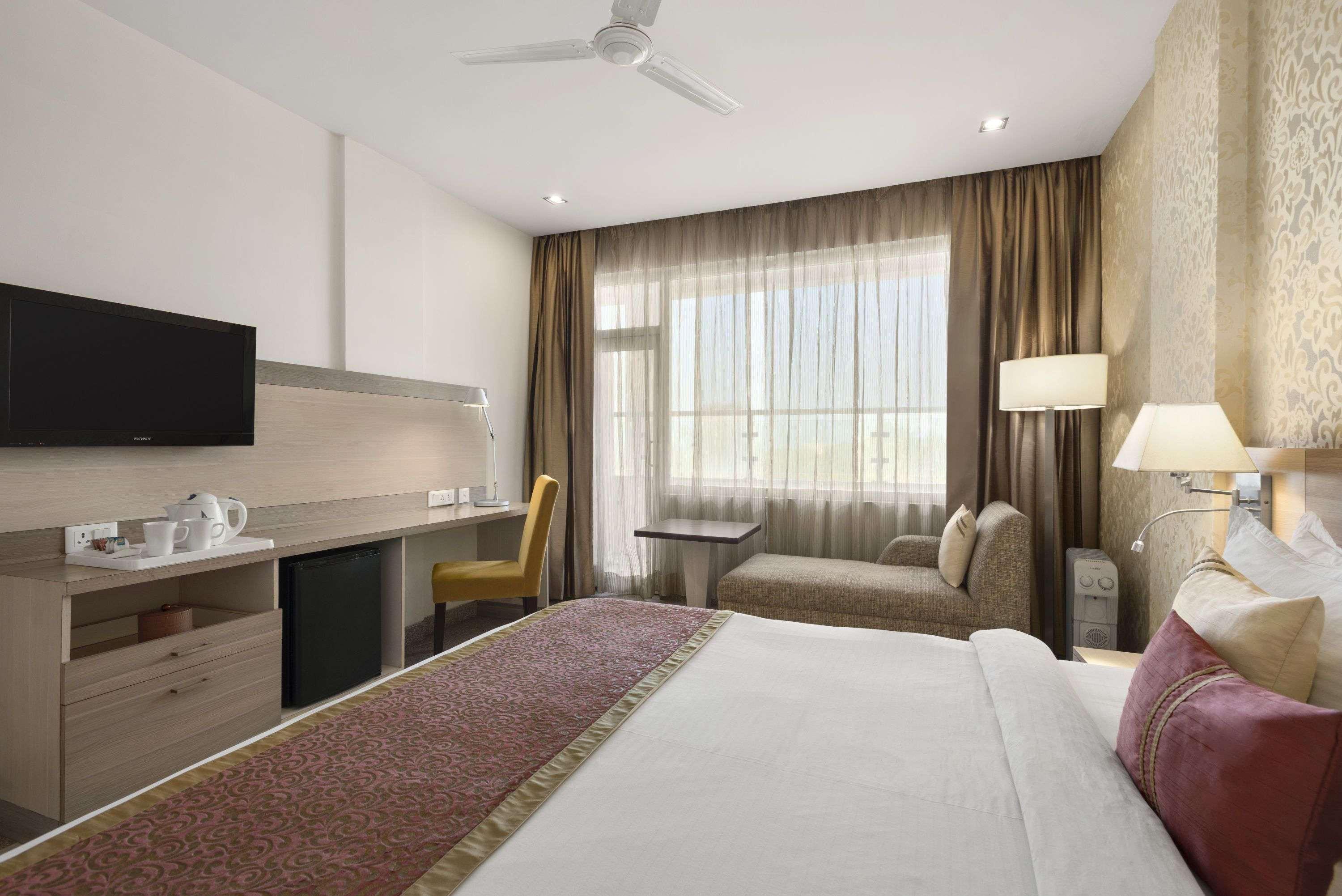 Days Hotel By Wyndham Neemrana Ngoại thất bức ảnh