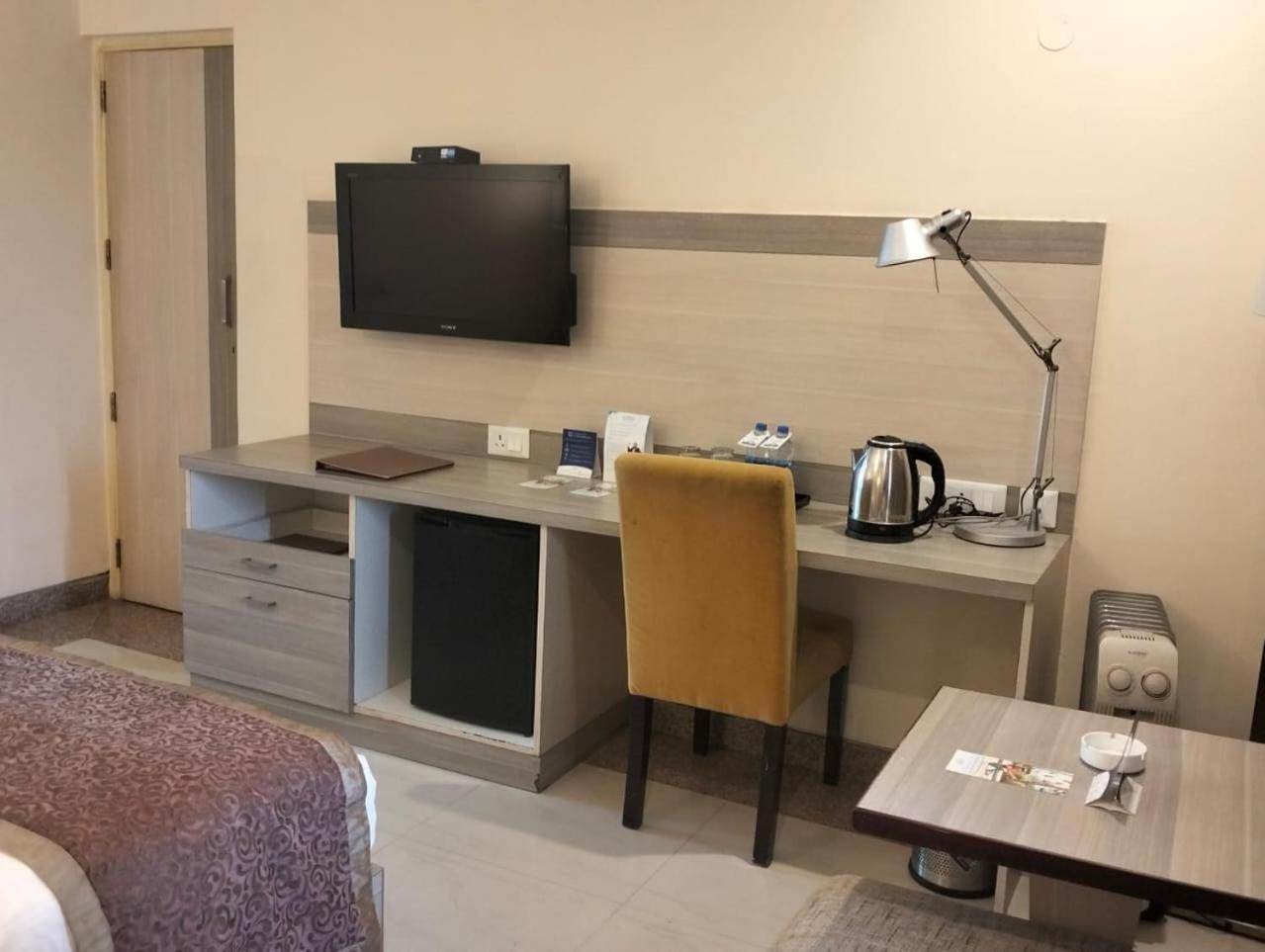 Days Hotel By Wyndham Neemrana Ngoại thất bức ảnh
