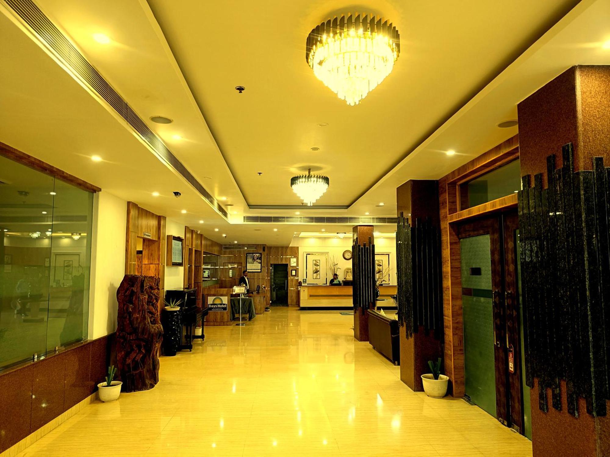 Days Hotel By Wyndham Neemrana Ngoại thất bức ảnh