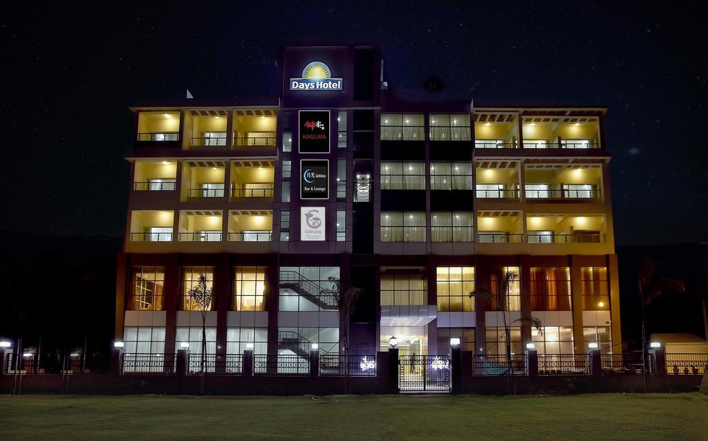 Days Hotel By Wyndham Neemrana Ngoại thất bức ảnh