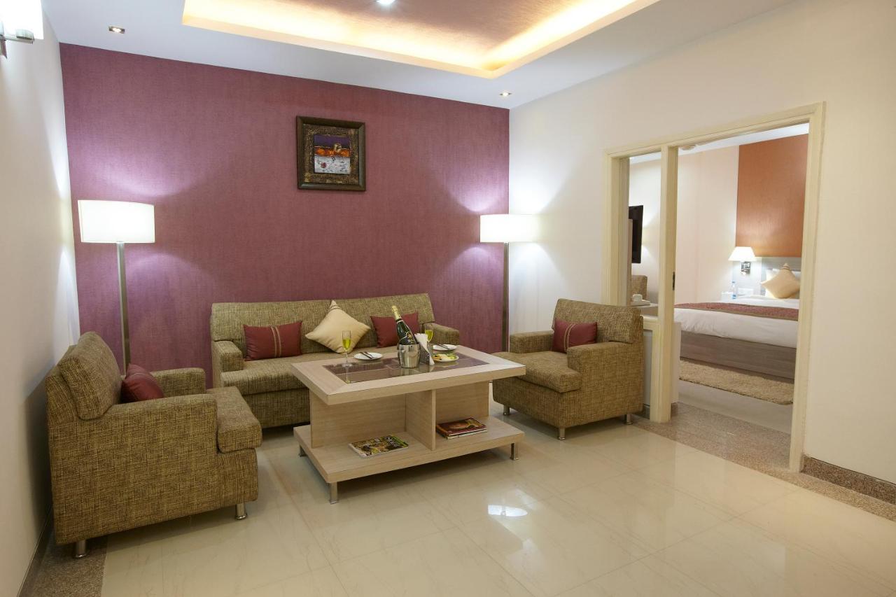 Days Hotel By Wyndham Neemrana Ngoại thất bức ảnh